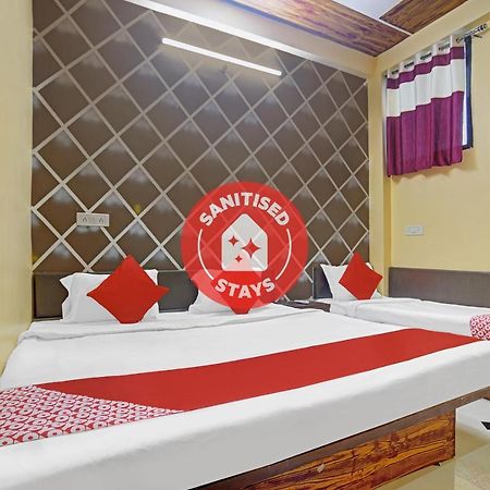 Oyo 79454 Shree Laxmi Palace Hotell Ujjain Eksteriør bilde