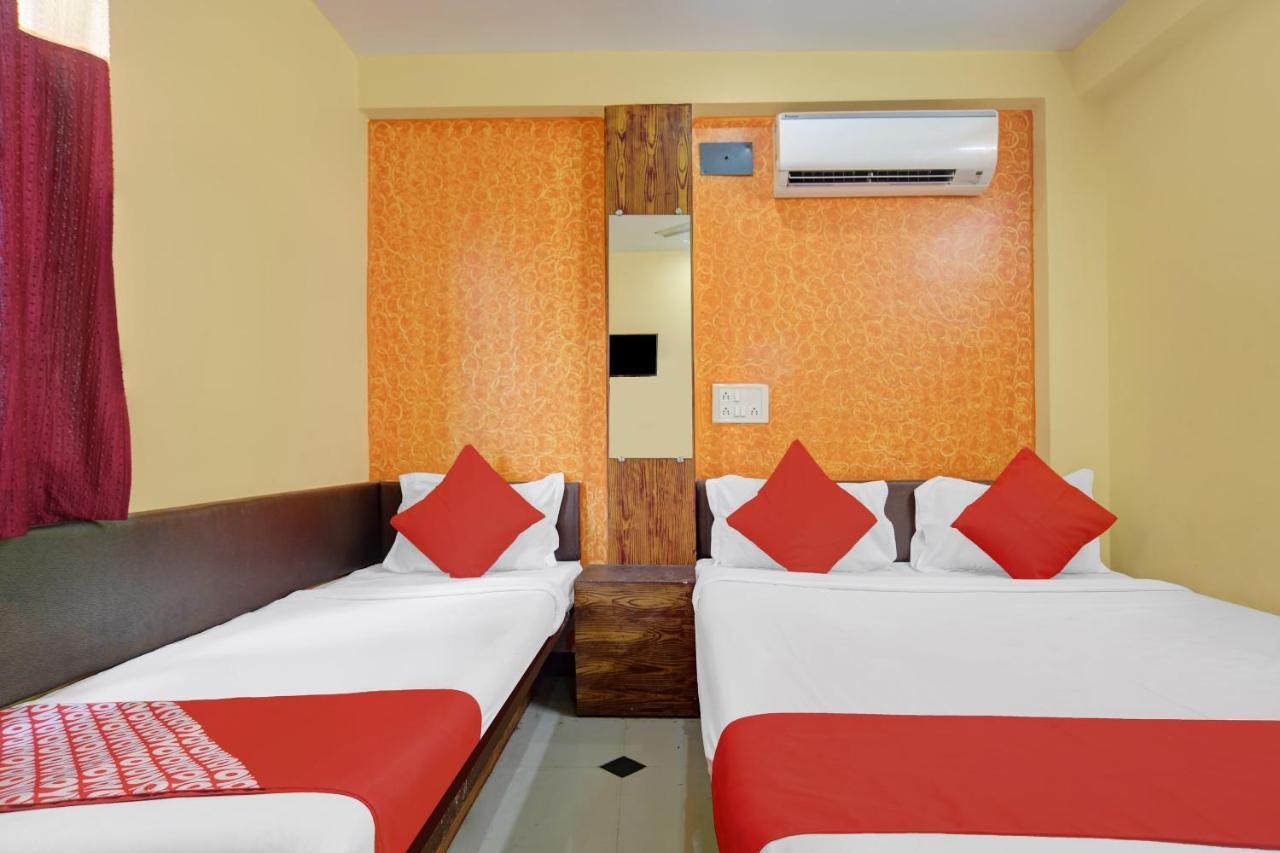 Oyo 79454 Shree Laxmi Palace Hotell Ujjain Eksteriør bilde