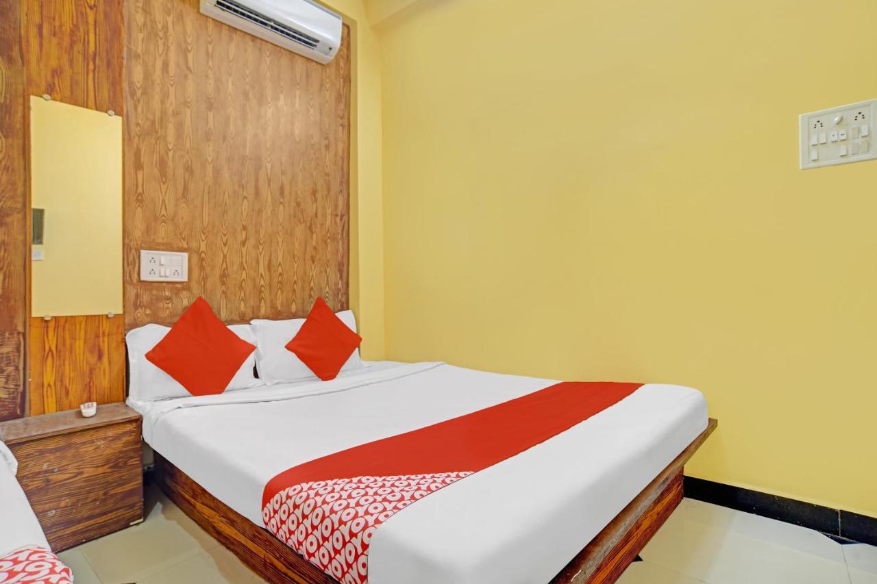 Oyo 79454 Shree Laxmi Palace Hotell Ujjain Eksteriør bilde
