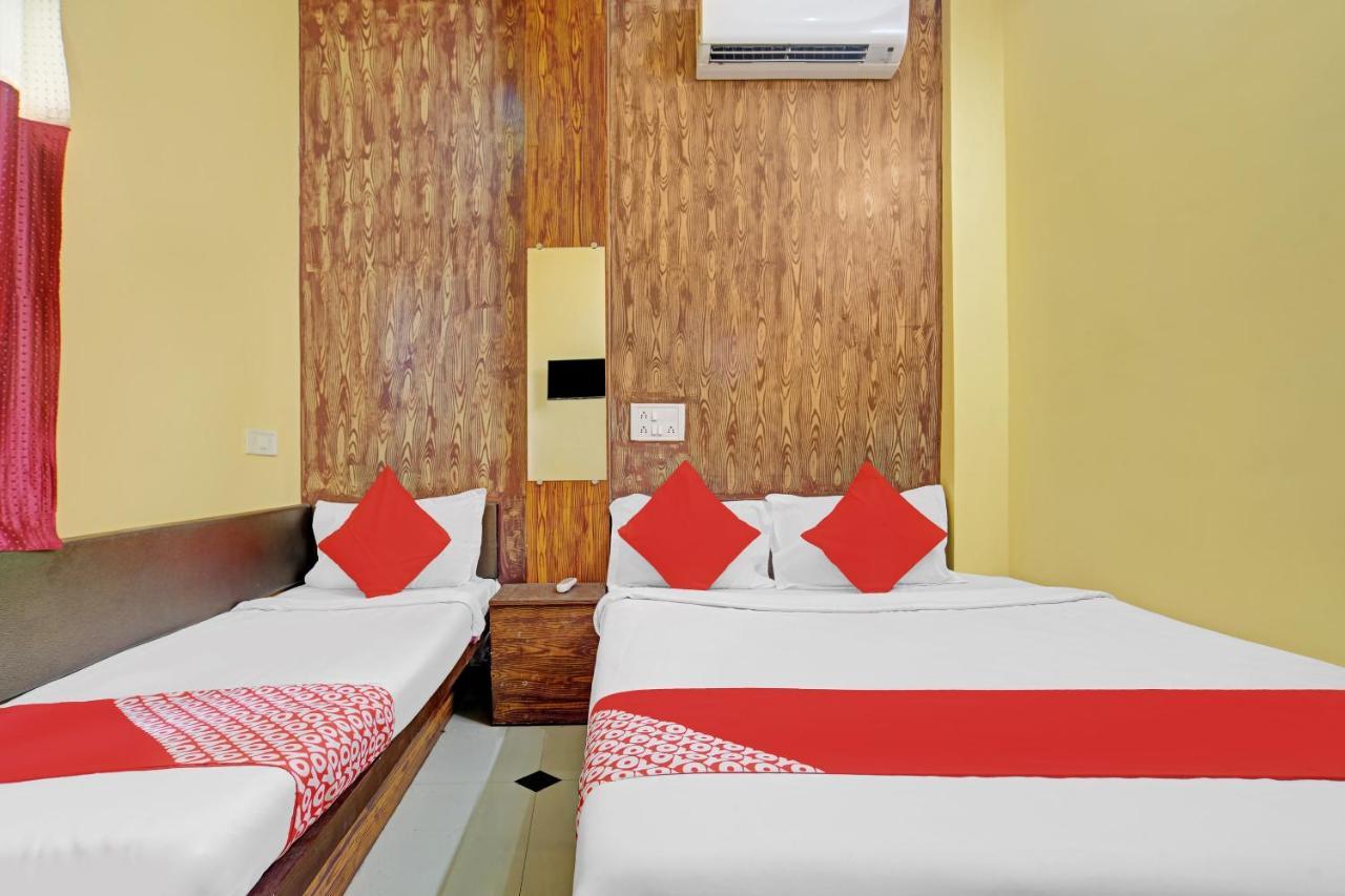 Oyo 79454 Shree Laxmi Palace Hotell Ujjain Eksteriør bilde
