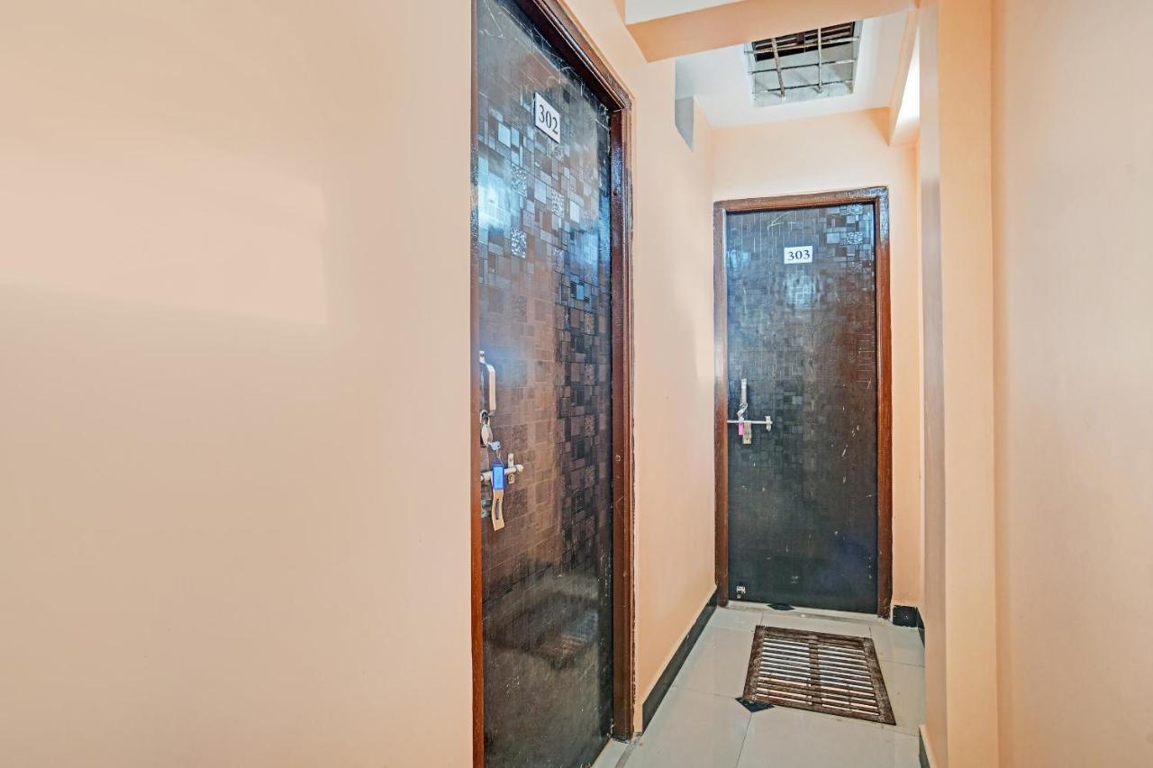 Oyo 79454 Shree Laxmi Palace Hotell Ujjain Eksteriør bilde